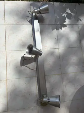 Plafonnier 3 spots IKEA environ 1,20 m