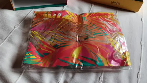 Trousse de toilette en plastique avec fermeture éclaire Uriageneuve