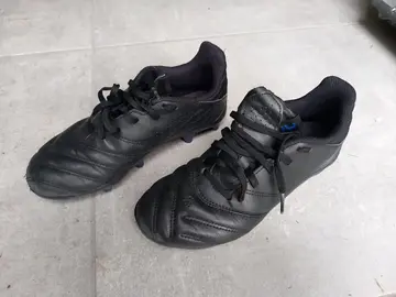 Chaussures de foot Kipsta taille 35