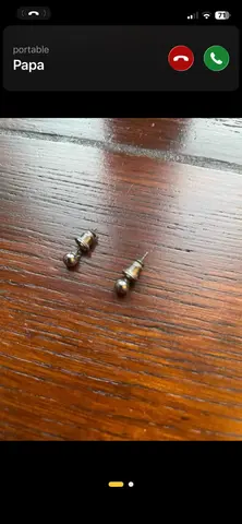 boucle d’oreille couleur argent