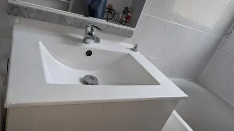 Lavabo et miroir lumineux