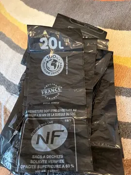 12 Sacs poubelle 20 litres neufs