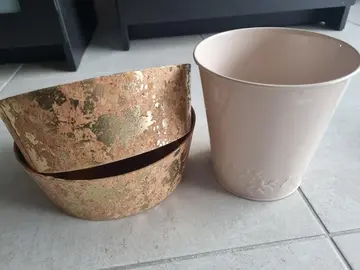 Cache-pot et corbeilles