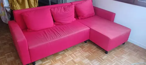 Canapé rouge IKEA convertible