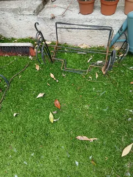 4 supports rectangles +2 supports ronds pour jardinières