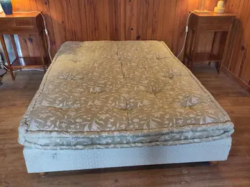 Lit (sommier et matelas) 140 x190