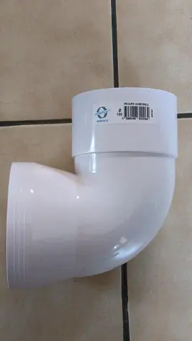Pipe courte coudée femelle