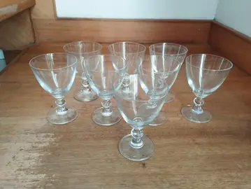 8 verres à pied