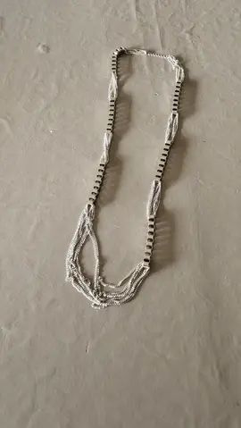 collier en métal argenté