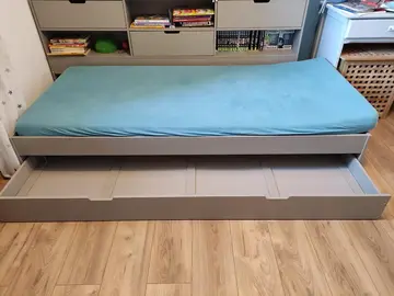 lit en bois gris 1place