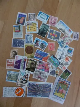 Timbres MONDE LOT 80