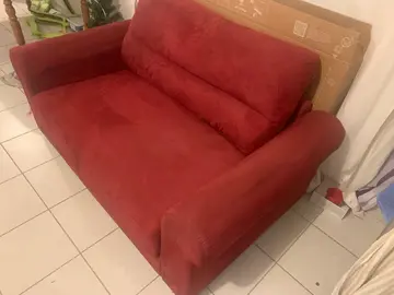 Canapé 2 places tissu rouge bon etat
