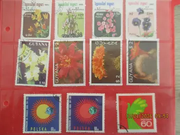 11 timbres oblitérés Fleurs de Pologne/RP Kamputchea/Guyana