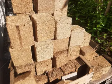 Lot de cubes de bois aggloméré