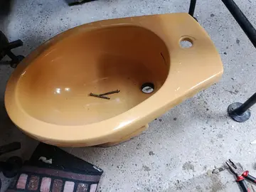 donne bidet orange !