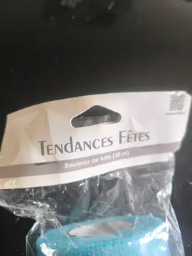 Rouleau de tulle bleu ciel