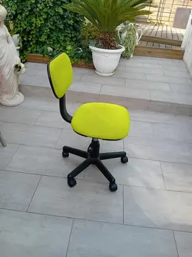 chaise du bureau sur roulette