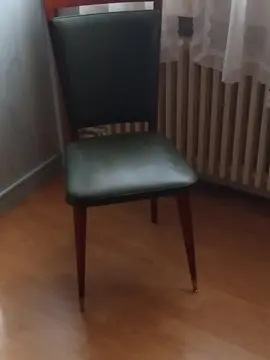 2 chaises vertes bon état