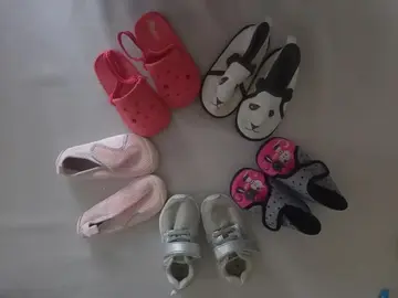 Lot chaussures taille 20