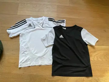 2 t shirt adidas 9-10 ans