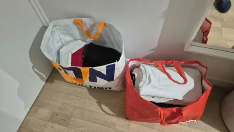 deux gros sacs vêtements homme XL et quelques M