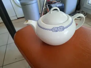 théière blanche