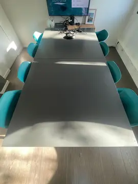 Ensemble tables et chaises