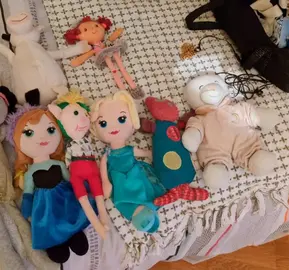Lot peluches, plateau et tasse enfants