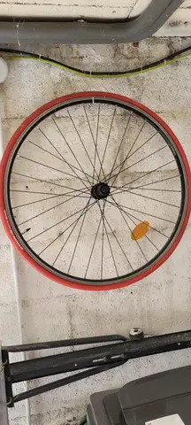 Roue arrière vélo de route
