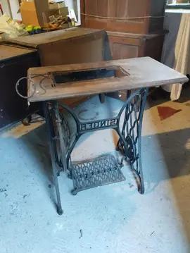 Meuble machine à coudre
