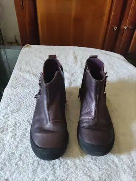 bottines pointure 30-31.