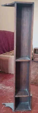 Etagère en bois brut