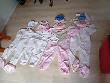 4 déguisements petits cochons fait maison