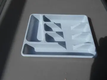 Lot d'assiettes et d'accessoires