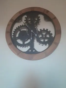 Horloge, petite aiguille à réparer.