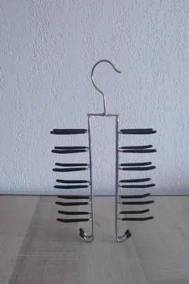Cintre porte cravates