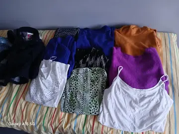 lot vêtements plus linge de maison