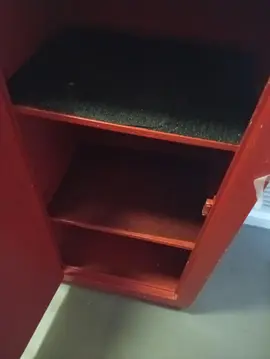 don de meuble rouge type armoire