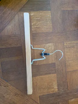 cintres bois a donner