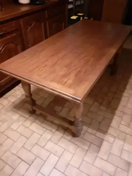 Grande table en bois et 6 chaises