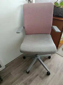 chaise de bureau rose et gris