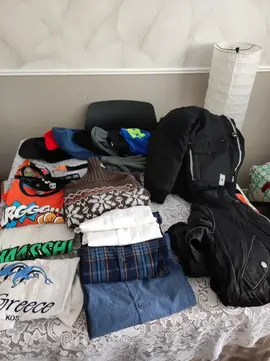 lot de 10 vêtements et 10 accessoires ENFANTS