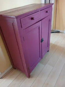 buffet ancien bois peint. dimensions 90cmx41cm hauteur105 cm