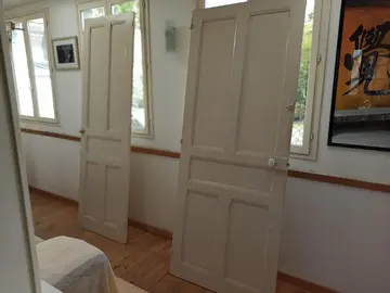 3 portes en bois ouvrant droit
