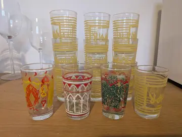 Lot 13 verres à thé