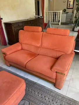 2 canapés et un pouf
