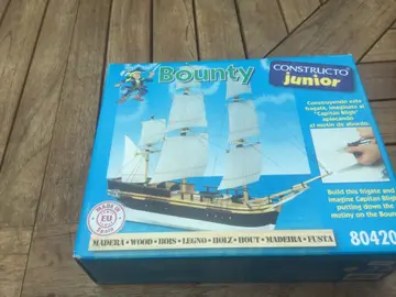 2 boites maquette bateau en bois