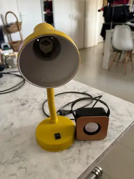 lampe de bureau et enceinte Bluetooth