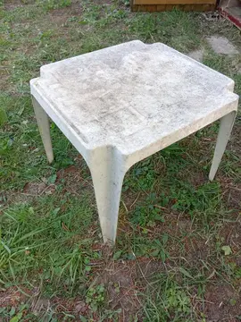 Petite Table extérieure