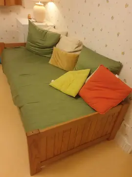 sommier Plus matelas et coussins